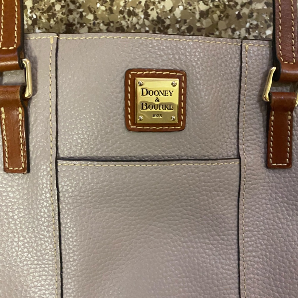 Almost new handbag dooney & bourke